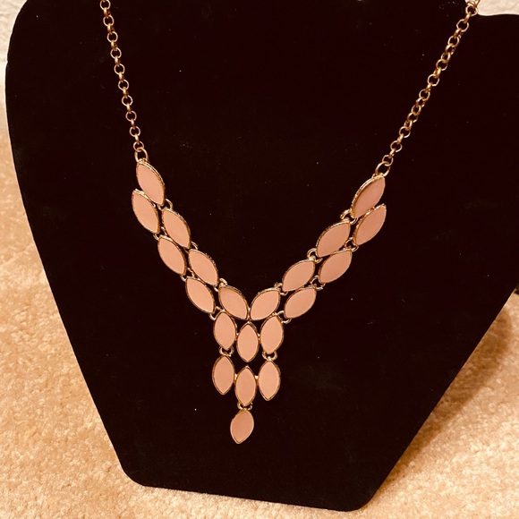 Gold and Pink Y-Shaped Necklace with Oval Elements - Picture 3 of 7